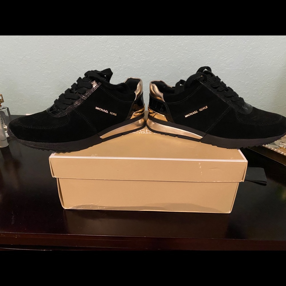 Micheal Kors sneakers